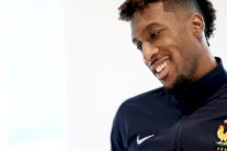 كومان غير متفاجئ من استدعائه إلى المنتخب الفرنسي بعد الانتقال إلى النصر