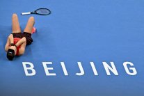 دورة بكين: أنيسيموفا تهزم نوسكوفا وتحرز لقبها الثاني هذا العام