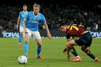 بطولة إيطاليا: نابولي وروما في الصدارة وميلان يفشل في اللحاق بهما