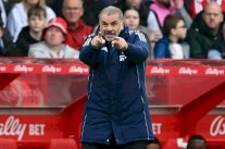 بطولة إنكلترا: نوتنغهام يقيل مدربه بوستيكوغلو بعد الخسارة أمام تشلسي