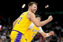 أن بي ايه: دونتشيتش أمل ليكرز في