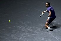 دورة باريس: أوجيه-ألياسيم ينهي مغامرة فاشرو ويتأهل إلى نصف النهائي