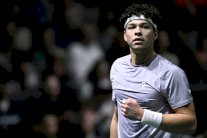 دورة باريس: شيلتون يبلغ ربع النهائي ويضمن مقعده في بطولة 