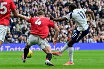 بطولة إنكلترا: يونايتد ينقذ نقطة من أرض توتنهام بعد تقدمه حتى الدقيقة 84