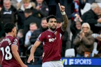 بطولة انكلترا: وست هام يمنح مدربه إشبيريتو سانتو فوزه الأول