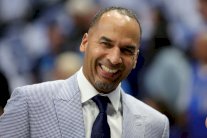 أن بي ايه: مافريكس يقيل مديره العام هاريسون عراب انتقال دونتشيتش إلى ليكرز