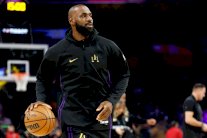 أن بي ايه: ليبرون العائد من إصابة يستهل موسمه الـ23 بالفوز