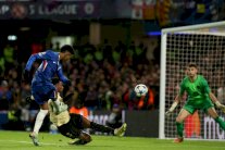 دوري أبطال أوروبا: تشلسي يستفيد من التفوق العددي للثأر من برشلونة بفوز كاسح