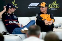 جائزة أبوظبي الكبرى: نوريس يهيمن على التجارب الحرة الأولى أمام فيرستابن وغياب بياستري