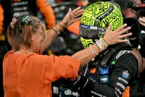 نوريس يُنهي هيمنة فيرستابن ويحقق