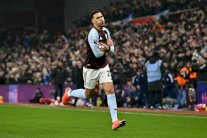 بطولة انكلترا: أستون فيلا يضيق الخناق على أرسنال وسيتي بفوز ثمين على يونايتد