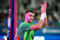 فليك يدعم الحارس غارسيا لتجاوز رد فعل إسبانيول الغاضب في ديربي برشلونة