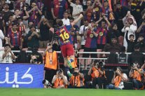 السوبر الإسباني: برشلونة يكتسح اتلتيك بلباو ويبلغ النهائي