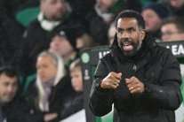 سلتيك يقيل مدربه بعد 8 مباريات فقط