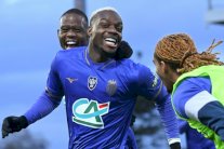 كأس فرنسا: موناكو المنقوص عدديا يتفادى أزمة جديدة