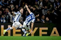 بطولة إسبانيا: سوسييداد يُسقط برشلونة ويسدي خدمة لريال مدريد