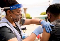 فايزر تتوقع إيرادات سنوية بقيمة 36 مليار دولار من اللقاح المضاد لكوفيد