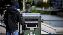 حاويات نفايات في السويد تطلق رسائل صوتية 