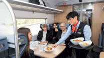 قطارات ألمانيا تُقدِّم الوجبات والمشروبات في البورسلين أو الزجاج