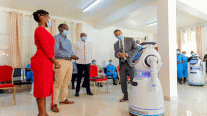 روبوتات لتقليل مخاطر الإصابة بكورونا في رواندا 