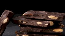 FDA: سحب عاجل لشوكولاتة داكنة شائعة بسبب خطر قاتل محتمل
