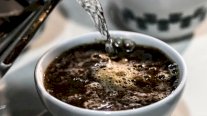 دراسة: شرب القهوة في هذا الوقت يقلل خطر الوفاة