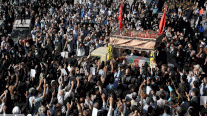 آلاف يشاركون في مراسم تشييع العقيد صياد خدائي في طهران