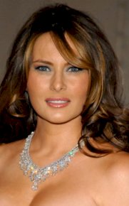 ملابس ميلانيا ترامب.. حديث زوجها