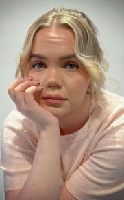 الشابة، ميري تولي أوير - Elina Tossavainen