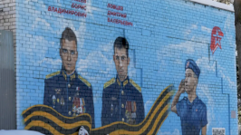 لوحة جدارية للجنود الروس الذين سقطوا في سولنيشنوجورسك