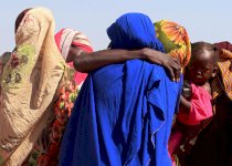 تشير التقارير الحقوقية الصادرة عن منظمات دولية باتساع عمليات القتل وانتشار الجوع الحاد في درافور