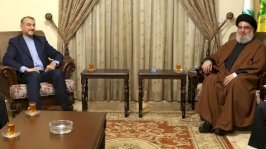 وزير الخارجية الإيراني حسين أمير عبد اللهيان مع أمين عام حزب الله حسن نصرالله في بيروت