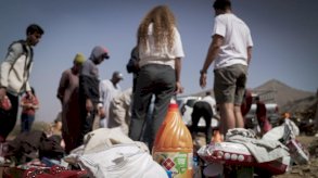 باستخدام القرعة.. توزيع مساعدات 