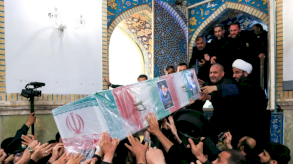 انتهاء مراسم دفن ابراهيم رئيسي في مشهد وسط انقسام في إيران
