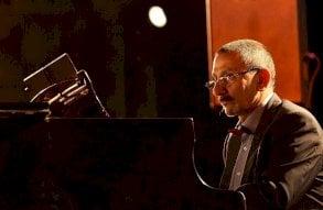 كيف وظف زياد الرحباني فنه أداةً لمناهضة الظلم والفساد؟