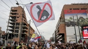 ما قصة الجدل حول خطة عقارية مثيرة ترتبط بترامب في صربيا؟