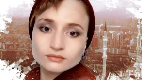 قالت عائشة لأصدقائها إنها نشأت في عائلة ملتزمة دينيا - Aishat Baimuradova/Getty/BBC