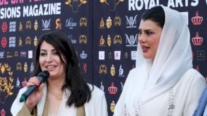 الشاعرة السعودية ميسون أبو بكر تُسحر الريفييرا الفرنسية بنبض نجد