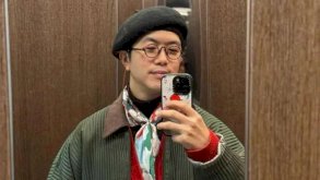 يعترف جي بأنه أصبح أكثر حرصاً عند التحدث إلى الأجيال الأصغر