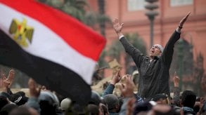 في ظلال المؤامرة