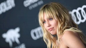 مايلي سايروس تشعر بالرعب بعد وصول معجب مهووس إلى منزلها