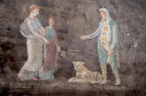 ماذا نعرف عن اللوحات الأثرية المكتشفة في مدينة بومبي الرومانية القديمة؟