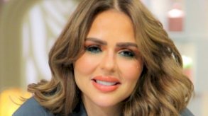 فضيحة فنية على الهواء.. مها الصغير تعترف بسرقة لوحات فنية: 