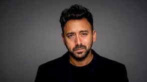 ياسر السقاف يتسلم تقديم برنامج 