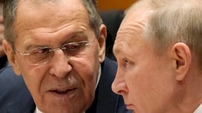علاقات بوتين ووزير خارجيته المخضرم لافروف تنهار!