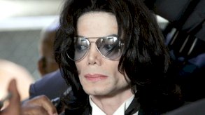 مايكل جاكسون.. معاناة بلا حدود قبل الرحيل