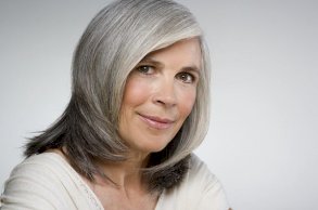 لهذه الأسباب يظهر الشعر الأبيض!