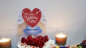 عيد الحب يطغى على مطار القاهرة وطائرات 