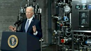  الرئيس الأميركي جو بايدن متحدثا في مصنع تابع لشركة فايزر في بورتدج بولاية ميشيغن الجمعة