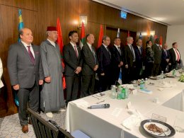 اشكنازي رفقة سفراء الدول الاسلامية المعتمدة في اسرائيل